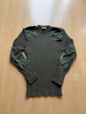 90s British Military Heavy Olive Size 118 cm Round Neck Commando Sweater